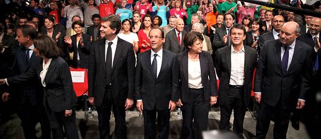 Tous les candidats a la primaire citoyenne etaient presents lors de la ceremonie d'investiture de Francois Hollande, samedi.