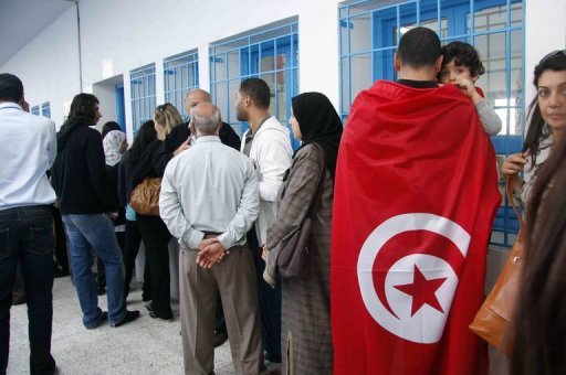 A Tunis, On Compte Trois Fois Les Bulletins, Avec Sérieux Et Pause Café