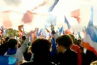 REGARDEZ - Des milliers de supporteurs f&ecirc;tent le XV de France