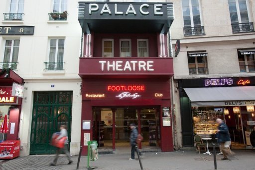 Le Palace, celebre theatre parisien transforme en legendaire discotheque dans les annees 80 et redevenu une salle de spectacles en 2008, est a vendre pour quinze millions d'euros, cinq ans seulement apres son rachat et sa renovation par les freres Vardar.