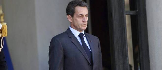 Nicolas Sarkozy convoque ses principaux ministres a l'Elysee, mardi.