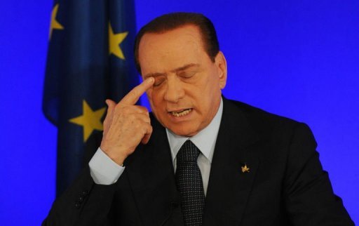 Le chef du gouvernement italien Silvio Berlusconi a affirme dimanche avoir "verifie au cours des dernieres heures" et disposer "encore de la majorite au parlement", alors que les defections et mouvements d'humeur se sont multiplies la semaine passee au sein de son parti PDL.