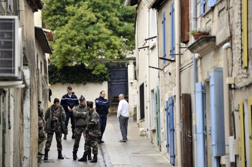 La fillette avait disparu de son domicile samedi peu apres 19H00, alors qu'elle etait sortie, a la demande de son pere, pour aller chercher un jeu video chez des voisins, habitant a quelque 300 metres de la, a explique a l'AFP le porte-parole de la gendarmerie de Languedoc-Roussillon.