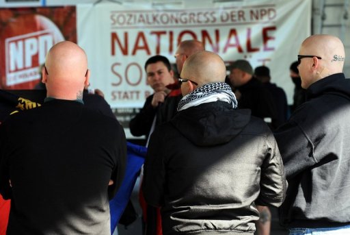 Trois Allemands sur quatre pronent l'interdiction du parti neo-nazi NPD, dont etait proche la cellule d'extreme droite soupconnee du meurtre de neuf etrangers, selon un sondage paru vendredi.