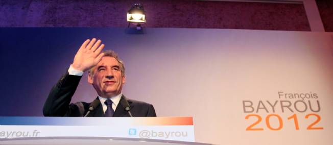 Bayrou, candidat &quot;libre&quot; et courtis&eacute;