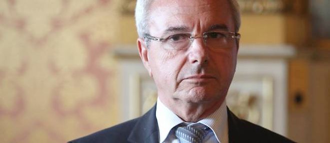 Le ministre francais aux Affaires europeennes Jean Leonetti, a estime, a quelques heures de l'ouverture a Bruxelles d'un sommet europeen decisif, que l'euro pouvait "exploser" et l'Europe "se defaire".