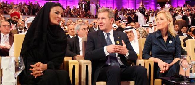 La ceremonie d'ouverture s'est deroulee en presence de la premiere dame du Qatar Sheikha Mozah bint Nasser et du president allemand Christian Wulff, accompagne de sa femme Bettina.