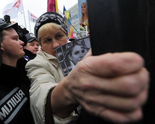 Tensions au proc&egrave;s en appel de Timochenko qui reprend sous l'oeil de l'UE