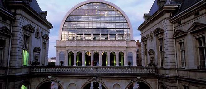 L'architecte Jean Nouvel a construit le dome de l'Opera de Lyon.