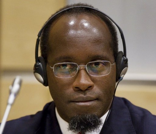 Le Rwandais Mbarushimana, tout juste lib&eacute;r&eacute; par la CPI, sous contr&ocirc;le judiciaire &agrave; Paris
