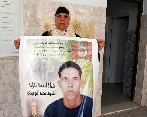 Le Tunisien Mohamed Bouazizi, qui s'etait immole par le feu fin 2010 et dont le geste desespere avait declenche la revolution en Tunisie et in fine le "printemps arabe", a ete nomme "personnalite de l'annee" par le quotidien britannique Times mercredi.