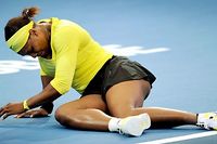 Tournoi de Brisbane: Serena Williams passe mais se blesse, Stosur &eacute;limin&eacute;e