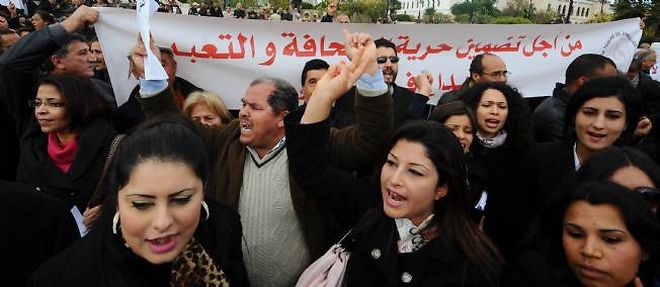 Les journalistes tunisiens ont manifeste a Tunis lundi.