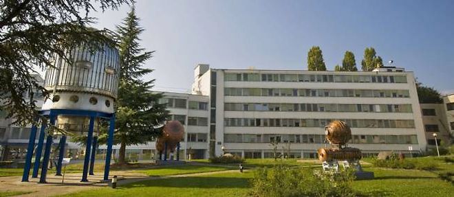 Le Centre europeen de recherche nucleaire, a Geneve.