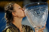 Tennis: Azarenka met fin &agrave; la s&eacute;rie victorieuse de Li Na &agrave; Sydney
