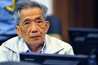 Cambodge: les survivants des Khmers rouges veulent que Douch meure en prison