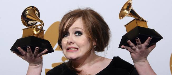 Adele revient sur sc&egrave;ne apr&egrave;s des mois d'absence