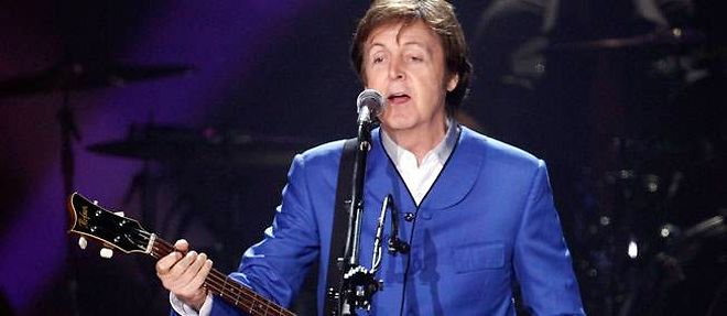 Paul McCartney en concert au Palais Omnisport de Paris Bercy le 30 novembre 2011.