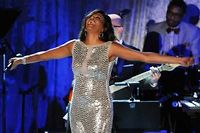 PORTRAIT - Whitney Houston : une voix en or, un destin tragique