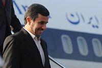 Afghanistan: Karza&iuml; et Ahmadinejad se retrouvent &agrave; Islamabad pour un sommet