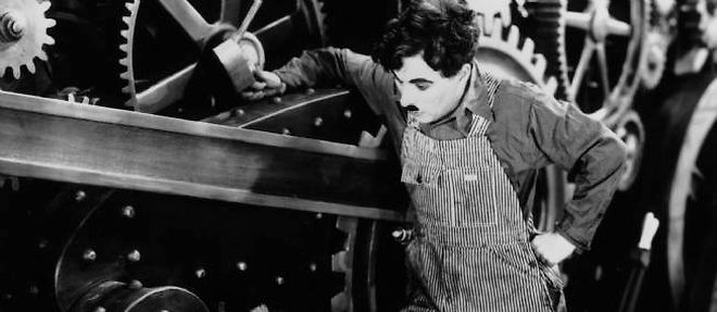 Charlie Chaplin dans "Les temps modernes".