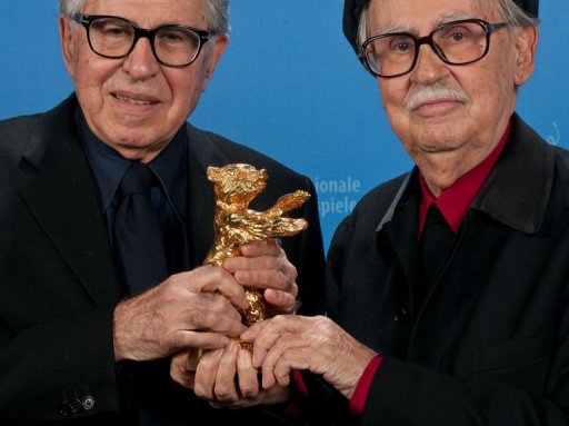 Paolo et Vittorio Taviani, 162 ans a eux deux, ont toujours travaille en duo et refuse de distinguer la part de l'un de celle de l'autre. Ils l'ont emporte a Berlin devant dix-sept autres films en competition depuis le 9 fevrier.