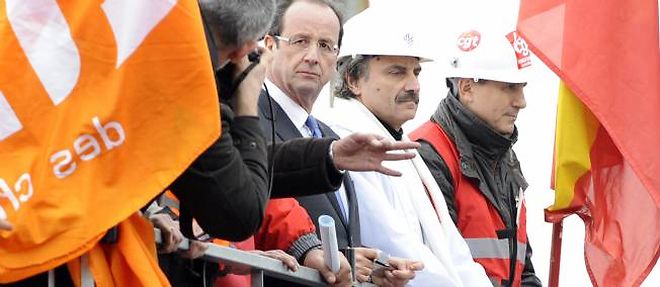 Francois Hollande sur le site de Florange, le 24 fevrier 2012.