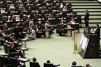 Iran: avantage aux conservateurs anti-Ahmadinejad aux l&eacute;gislatives