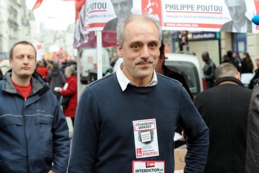 Présidentielle: Philippe Poutou Du NPA A Ses 500 Signatures