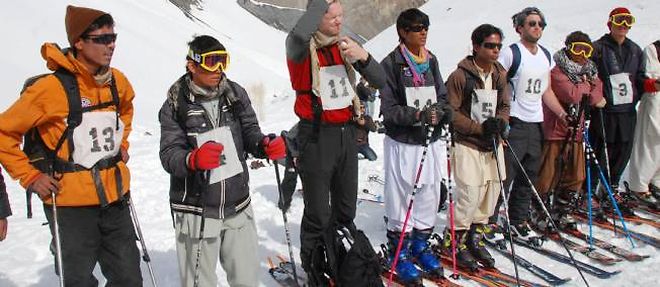 Depart sous le soleil de l'Afghan Ski Challenge.