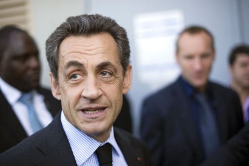 Nicolas Sarkozy a propose jeudi de reformer le conge parental, actuellement limite aux trois premieres annees de l'enfant, pour permettre aux femmes d'"amenager ce droit entre la naissance et 18 ans".