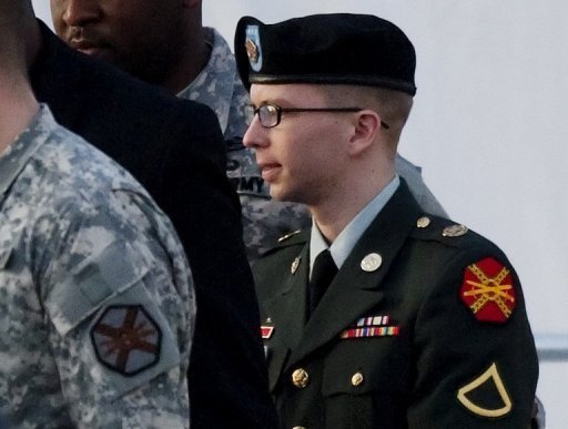 Le jeune soldat Bradley Manning a aide l'organisation terroriste Al-Qaida en transmettant des milliers de documents militaires et de cables diplomatiques, a accuse jeudi le gouvernement americain, lors d'une audience a Fort Meade (Maryland, Est).
