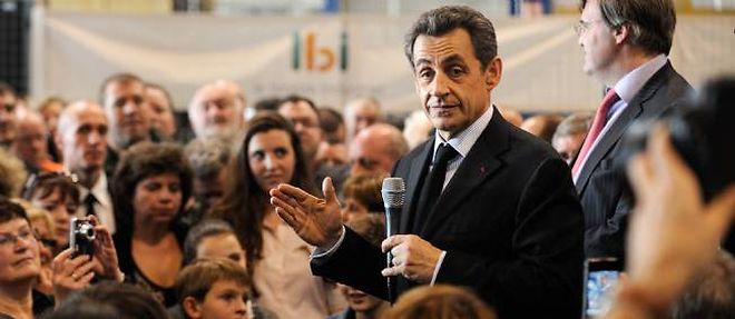 Nicolas Sarkozy a visite l'usine de bronze de Suippes lors de son deplacement dans la Marne.