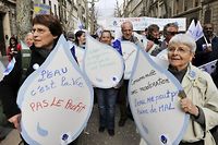 Des milliers de manifestants d&eacute;noncent la marchandisation de l'eau &agrave; Marseille