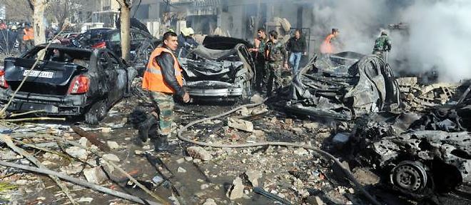 Selon les premieres informations, il s'agit de "voitures piegees", affirme la television syrienne. 