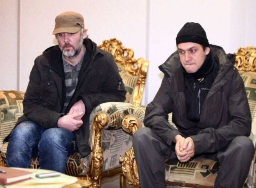 Les deux journalistes britanniques arretes le 21 fevrier en Libye, Nicholas Davies et Gareth Montgomery-Johnson, ont ete liberes dimanche, a annonce le vice-ministre libyen de l'Interieur, Omar Al-Khadhraoui.