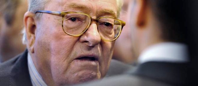 Jean-Marie Le Pen, president d'honneur du Front national, est age de 83 ans. 