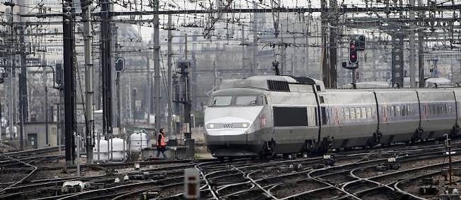 Photo d'illustration. Une femme est activement recherchee en region parisienne depuis lundi. Alors qu'elle etait dans un train partant de la gare de l'Est, elle a eu une conversation telephonique animee qui a alerte sa voisine.
