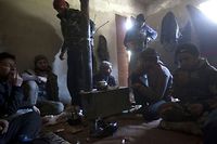 Syrie: les rebelles unifient leurs rangs, le r&eacute;gime pilonne les villes