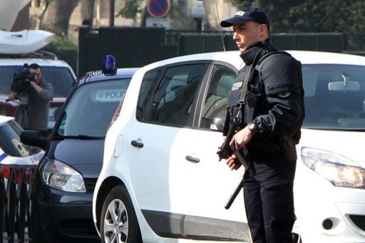 Abdelkader Merah, frere aine de Mohamed, le "tueur au scooter" de Toulouse, etait presente dimanche a un juge anti-terroriste dans le cadre d'une information judiciaire pour complicite d'assassinats et association de malfaiteurs en vue de la preparation d'acte de terrorisme
