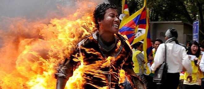 Le Tibetain Jamphel Yeshi, qui s'est sacrifie par le feu a New Delhi lundi, a succombe a ses blessures mercredi.