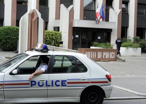 La cour d'appel de Paris examinera jeudi plusieurs recours deposes par des avocats de mis en examen dans l'affaire Neyret, certains contestant la validite de cette enquete pour corruption et trafic de stupefiants qui a traumatise la police.