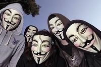 Les Anonymous (ici à Nice) ont ciblé des sites chinois.  ©Valery Hache