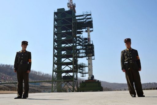 La Coree du Nord a developpe un nouveau missile a longue portee dans un programme distinct de celui qui s'est solde par l'echec du lancement d'une fusee cette semaine, a rapporte samedi une station de television sud-coreenne.