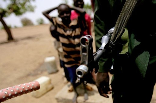 L'armee sud-soudanaise (SPLA) controlait toujours Heglig samedi matin, a affirme a l'AFP son porte-parole, le colonel Philip Aguer, au lendemain de l'annonce par Khartoum d'une offensive pour reconquerir cette zone petroliere a la frontiere entre les deux Soudans, dont Juba s'est empare mardi.