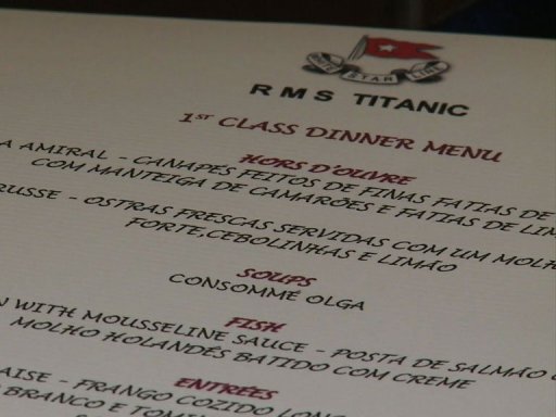 Un celebre chef bresilien, Ton Vasconcellos, a reproduit vendredi soir le dernier menu du restaurant de premiere classe du Titanic dans son etablissement de Sao Paulo, la capitale economique du Bresil, pour la commemoration du 100e anniversaire du naufrage du luxueux paquebot.