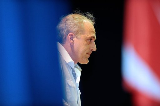 Philippe Poutou, le candidat du NPA a la presidentielle, a indique samedi a Bordeaux que sa derniere semaine de campagne serait consacree a "prouver l'utilite du vote NPA", celle de pouvoir "degager Sarkozy sans faire confiance a Hollande".
