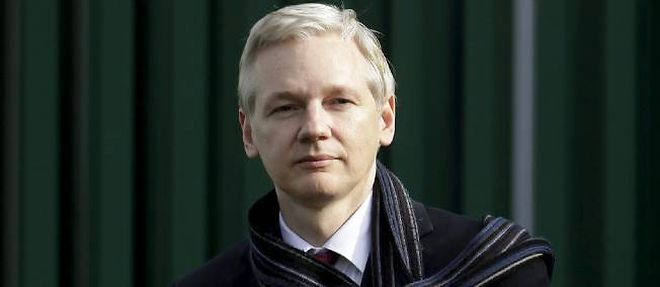 Jullian Assange ne peut quitter sa residence surveillee en Grande-Bretagne.
