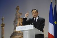 Sarkozy veut ouvrir le &quot;d&eacute;bat&quot; sur la BCE dans le soutien &agrave; la croissance