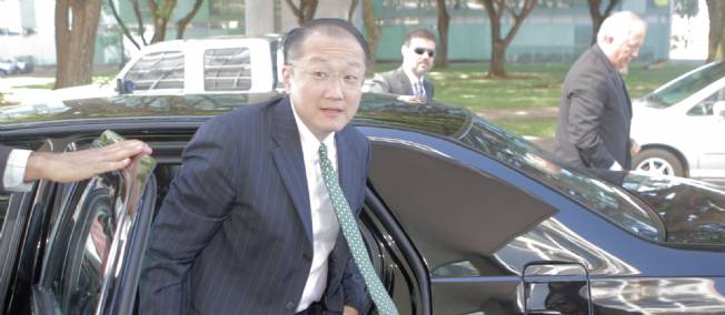 L'Am&eacute;ricain Jim Yong Kim nomm&eacute; pr&eacute;sident de la Banque mondiale